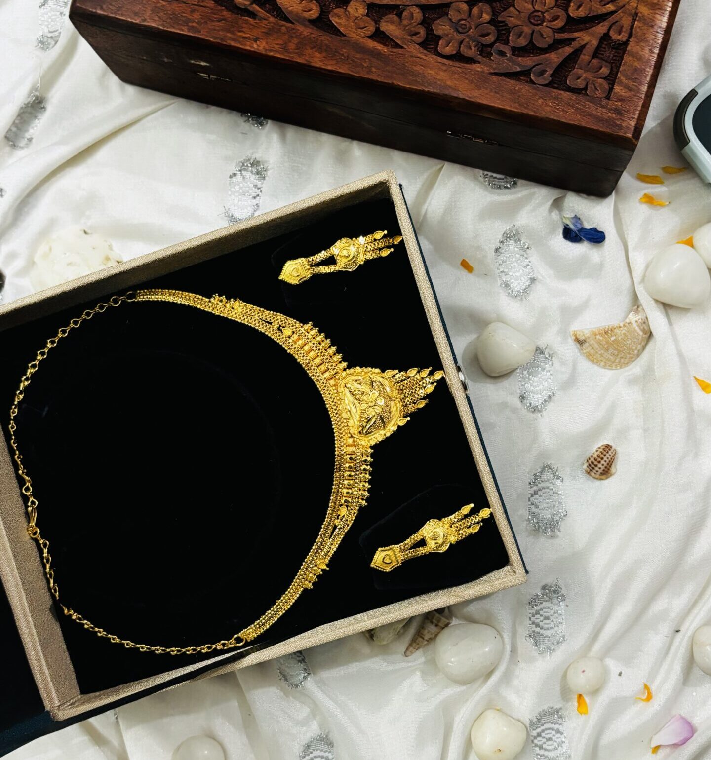 Meera Haar Necklace Set | Regal Wedding Jewellery - Image 3